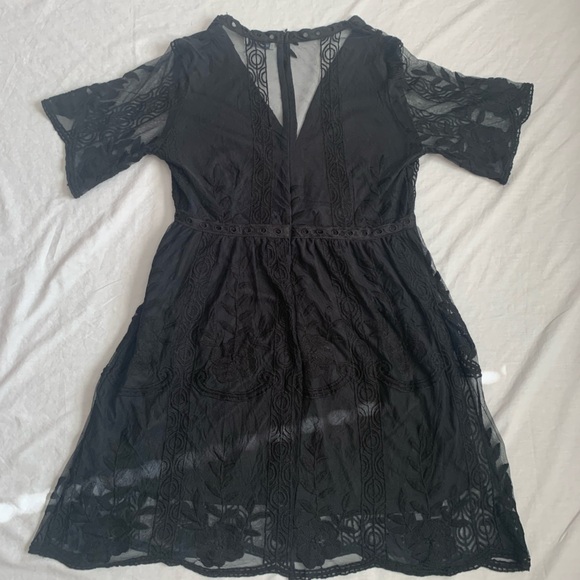 Beautiful Lace Detail Dress - Picture 9 of 9